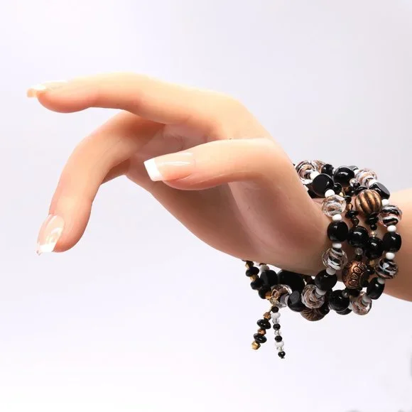 Beautiful black Pearl bracelet with copper, black and white color accents. - Picture 2 of 5